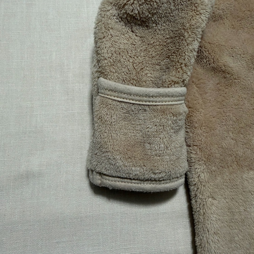 Disney Baby Mickey Mouse Tan One Piece Footed Sleeper Size 6/9 Month. - Picture 4 of 10